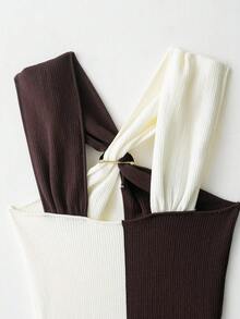 ZEVITY Suéter de cuello halter con parches de colores contrastantes y nudo retorcido, accesorio de metal para mujer