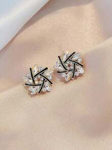 Topshiny 1 Pair Silver-Tone Cubic Zirconia Pentagram Stud Earrings Women, Korean Minimalist Jewelry, Detail May Vary Slightly By Batch HXXJ - 銀色 - 查看 5