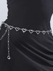 Eine zarte silberne Hüftkette, die sich als Geschenk für eine Freundin eignet. Sie hat ein stilvolles und minimalistisches Herzdesign mit Strass. Diese Legierungshüftkette ist perfekt für Frühling, Sommer, Herbst und Winter und eignet sich zur Dekoration mit Jeans, Kleidern usw.