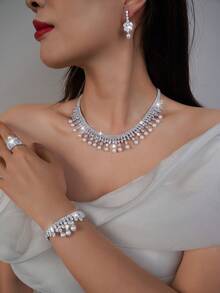 5-częściowy luksusowy błyszczący zestaw biżuterii z perłami syntetycznymi i cyrkoniami sześciennymi, w tym naszyjnik, kolczyki, pierścionek, bransoletka, odpowiedni dla kobiet na ślub, urodziny, święta, imprezy i inne okazje. - Biały - Zobacz 7