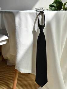 1 chiếc cà vạt có khóa kéo điều chỉnh được, kiểu dáng đồng phục học sinh cổ điển, có màu đen, đỏ, xanh dương, phù hợp cho các bữa tiệc, biểu diễn và các dịp khác. - màu đen - Xem 2