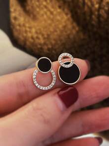 1 Paar Asymmetrische Glänzende Doppelte Kreis Ohrstecker Cut Out Runde Schwarze Ohrstecker Strass Accessoires Für Frauen Ohr Schmuck