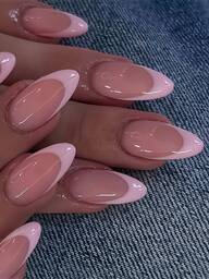 שדרגי את המראה שלך באופן מיידי עם סט של 24 ציפורניים מלאכותיות מרובעות בצבע שקדים, מתוקות ואלגנטיות, ציפורניים מלאכותיות בסגנון צרפתי, כיסוי מלא, קצוות ציפורניים מלאכותיות לנשים ובנות, כולל דף אחד של לשוניות דביקות וחתיכה אחת של רצועת פצירה מיניאטורית, ג'לי ג'ל, משלוח אקראי