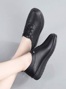 Women's Black Work Safety Shoes, Soft Sole Non-Slip Comfortable Shoes For Hotel, Restaurant, Kitchen, Office, Flat Breathable Slip-On Lightweight Leather Shoes - Black - View 8