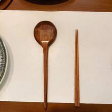 2 piezas Juego de cuchara grande y palillos de madera hechos a mano, cuchara de ramen japonesa, cuchara de olla caliente de mango largo, cucharón de sopa grande universal, utensilios de cocina y hogar reutilizables, vajilla esencial para Halloween, Navidad y otras festividades, juego de comedor duradero