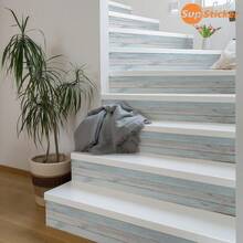 SUPSTICKER 1 rouleau (1 pièce) Autocollants pour escaliers avec motif bois clair bleu et brun clair. Décoration murale en PVC autoadhésif et amovible, avec propriétés imperméables, faciles à nettoyer et sans couture. Idéal pour les marches d'escalier, les surfaces de meubles, les sols de balcon, les sols de salle de bain et plus encore. Parfait pour la décoration de la maison et la rénovation d'espace. Plusieurs tailles disponibles.