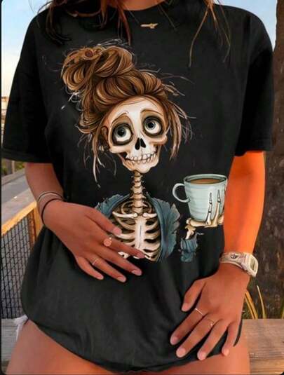 Camiseta De Manga Corta De Cuello Redondo Con Estampado De Esqueleto Con Taza de Café, Camiseta De Cuello Redondo Para Mujer Ideal Para Temporada De Halloween Y Dia De Muertos.