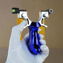 1 件高精度专业户外弹弓，带可调瞄准器，适合成人练习和娱乐，便携式弹弓（橡皮筋颜色随机）