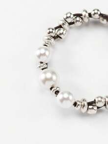 A One-Piece Minimalist And Stylish Street-Style Crocheted Pearl Bracelet Suitable For Everyday Wear By Both Men And Women, Perfect For Parties And As A Birthday Gift.