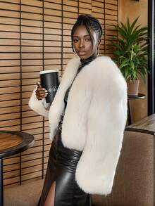 女士圆领宽松短款仿皮草时尚休闲夹克 - 白色 - 查看 10