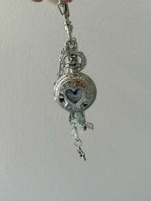 1件原创镂空心形怀表链钥匙扣设计，蒸汽朋克复古时钟项链吊坠，情侣挂饰，心形怀表钥匙扣，复古怀表开合星月项链，复古情侣钥匙挂饰，汽车钥匙扣，汽车配件，女士钥匙扣，送给朋友和老师的最佳礼物，包包挂饰，送给姐妹的礼物创意 - 彩色 - 查看 5