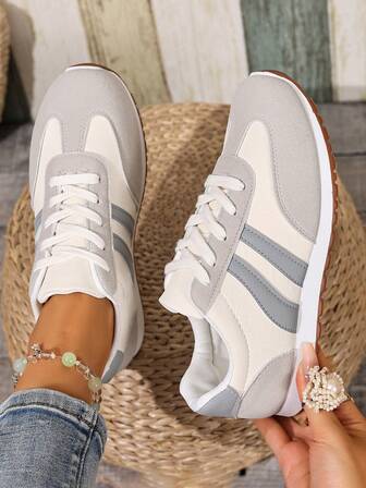 大码女式休闲运动鞋，学生校鞋，米色时尚平底系带舒适运动鞋