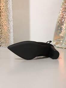 女士粗跟尖头高跟鞋，仿珍珠链条装饰，百搭浅口鞋，适合搭配连衣裙、日常穿着、伴娘礼服，白色法式风格，优雅，派对礼服 - 黑色 - 查看 5