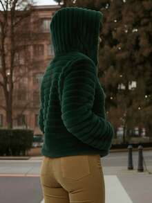 Abrigo de Peluche Suave con Capucha y de Abertura Frontal para mujer, manga larga, largo regular, forro cálido, diseño texturizado y cálido ideal para Otoño/Invierno - Verde Esmeralda - Ver 4