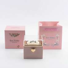 新款可旋转小熊蛋糕图案珠宝盒，内含一支点燃的蜡烛，按钮可翻转层层惊喜礼盒，生日情人节母亲节圣诞节惊喜礼物，适用于戒指、吊坠、项链收纳盒