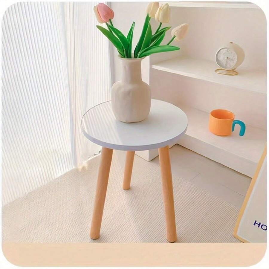 مقعد حديقة محمول أبيض ذو 3 أرجل، مناسب لديكور الفناء