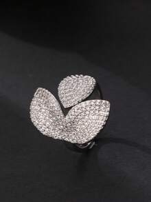 1 Stück modischer 4-lagiger goldfarbener Kupferring mit kubisch-zirkonischem geometrischem Kreuz-Dekor, verstellbarer offener Ring, geeignet für den täglichen Gebrauch von Frauen, Geschenk für die Freundin, Geschenk zum Nationalfeiertag in Saudi-Arabien