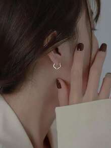 1 Pair Minimalist Silver Flower Hoop Earrings For Women, Suitable For Daily Commute