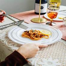 5/10/20/25/50 قطعة أطباق بيضاء بحافة فضية قابلة لإعادة الاستخدام بقطر 7.5 بوصة/10.25 بوصة، مزينة بالذهب، تصميم أبيض وفضي بسيط، مثالية لحفلات راقية، حفلات الزفاف، المناسبات، أعياد الميلاد، المناسبات الرسمية