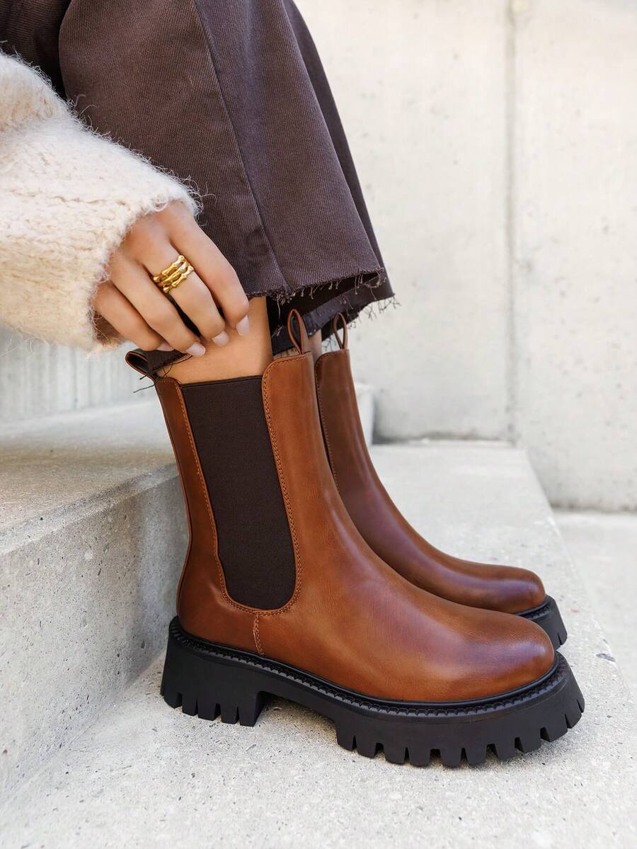Bottines Chelsea Femme à semelle crantée - جلد وسوداء - الجمل 6330 - مشاهدة 1