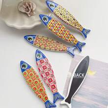 1pc Vintage Bohemian Floral Pattern Embossed Gold Foil Fish Shaped Refrigerator Magnet, Home Decor, Whiteboard, Bottle Opener, Travel Souvenir And Birthday Gift