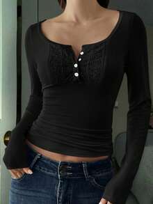 阳光女孩风格春季情人节女士返校蕾丝拼接半开领纽扣设计休闲修身长袖黑色针织T恤 - 黑色 - 查看 3