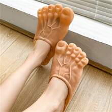 1 para zabawnych prezentów na Halloween, unisexowe kapcie z motywem potwora na dużym palcu, buty domowe dla pary, szokujące sandały plażowe w klimacie horroru, rekwizyt przyciągający uwagę, odpowiednie do cosplayu, rozmiar uniwersalny 35-42 EUR, długość stopy 22,5-25,5 cm (niewielka różnica w kolorze ze względu na różnice w partii)