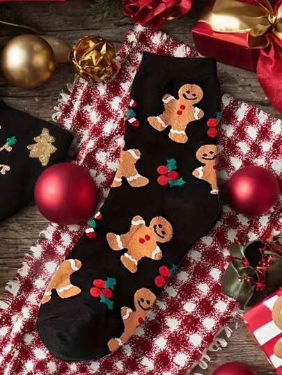 1 双女士圣诞袜 - 黑色中筒袜，带有可爱的男士姜饼和冬青印花，柔软温暖的男女通用节日礼物袜，适合情侣、休闲冬装、圣诞节毛绒袜、节日服装、节日袜子设计