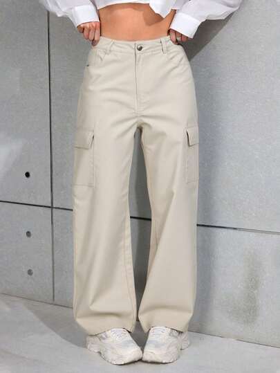 Pantalon cargo long taille haute pour femmes, avec fermeture éclair, design pratique, mettant en valeur un style moderne