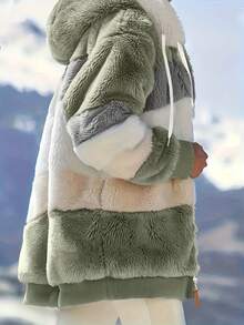2026 Early Spring Curated Collection Plus Size - Women'S Plus Size Colorful Patchwork Hooded Jacket - Cozy Fleece-Lined Winter Coat With Drawstring, Casual Style, White & Blue, Beige & Blue, Cream & Blue, White & Cream, Winter Outerwear | Casual Style Jacket | Fleece Lined Jacket Colorblock Hooded Oversized Jacket For Women, Autumn/Winter This Retro Color-Block Faux Fur Hooded Jacket Is Your Cold-Weather "Joy Trigger"-The Second You Wrap Into It, Your Fingers Sink Into (Fluff) That Feels Like A Sun-Warmed Blanket: Soft, Plush, And Warm Enough To Lock Out Drafts, But Light Enough That You Can Reach For  Dig For Keys Without Feeling Bulky. - 綠色 - 查看 3