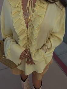 Elegant Butter Yellow Blouse - Deep V-Neck Top With Tie Detail & Ruffle Trim, Romantic Long Sleeve Shirt For Dates & Casual Wear - 黃色 - 查看 2