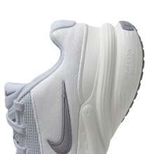 Nike 耐克 UPLIFT SC 女式休闲鞋，轻便舒适简约旅行鞋，低帮系带运动鞋 IB2766-006 - 白金色/水泥灰/山峰白 - 查看 7