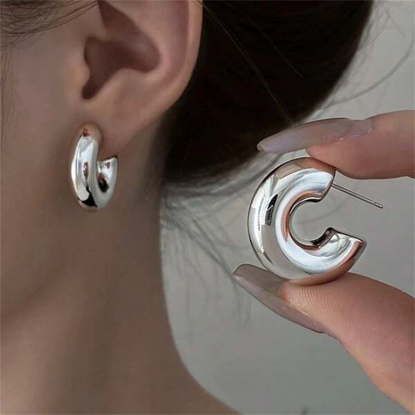 Cercei rotunzi pentru femei