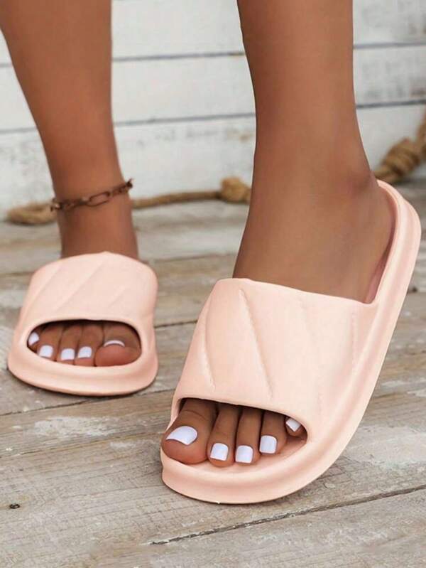 Women's Fashionable And Multifunctional Soft Pink Quadrilateral Pattern, Anti-Odor EVA Material Slippers, Women's Indoor Plastic Sandals