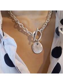 1 pieza Collar colgante minimalista y simple con corazón grueso, patrón de martillado creativo, cadena dorada hecha a mano con patrón retorcido, accesorio de moda para mujer, joyería clásica, regalo de lujo para chica, accesorio para fiesta y amiga, se puede combinar con collares de mujer de plata