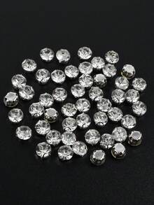 4mm, 5mm, 6mm, 7mm, 8mm White Glass Crystal Rhinestones With Silver Claw Base, Stainless Steel 4-Hole Claw Silver Base Glass Crystal Rhinestones, High Quality Non-Snagging Round Crystal Rhinestones For Clothing And Bag Decoration