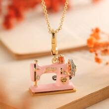1pc Fashionable & Cute Enamel Pink Letter Heart Sewing Machine Pendant Necklace, Suitable For Women's Sweet & Elegant Party Jewelry, Bag/Key Chain Pendant, Halloween Gift - Pink Sewing Machine Necklace - View 6