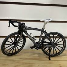 Modelo de bicicleta de dedo, modelo de bicicleta de montaña 1:8, modelo de bicicleta de montaña, adorno de dedo,Adorno de bicicleta para colección,regalo para novio - #1035 AMARILLA - Ver 3