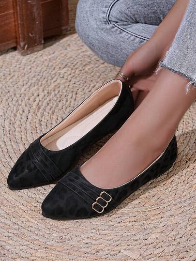 Women's Pointed Toe Triple Button Decor Breathable Flat Shoes, Preppy School Girl Punk Fashion Bohemian Casual Comfortable Flats For Outdoor, Home, Office, Party, Wedding, All Seasons
