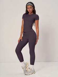 PinkTip Conjunto de crop top y shorts básico en color rosa pastel, hecho de una mezcla transpirable de algodón y lino, con un ajuste holgado y de cintura alta, esencial para el verano, el casual y el gimnasio