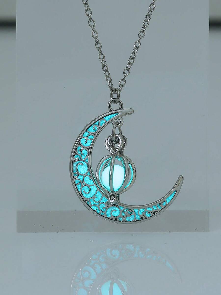 1pc Vintage Classic Moon & Hollow Pumpkin Glow In The Dark Pendant Necklace, Suitable For Women's Daily And Holiday Party Wear