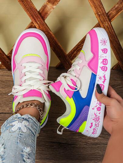 多巴胺风格拼色网眼拼布平底滑板鞋，舒适百搭，独特时尚万圣节限量版蜘蛛、南瓜、蝙蝠粉色涂鸦，低帮系带，防尘透气休闲运动鞋，适合女士