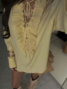 Elegant Butter Yellow Blouse - Deep V-Neck Top With Tie Detail & Ruffle Trim, Romantic Long Sleeve Shirt For Dates & Casual Wear - 黃色 - 查看 1