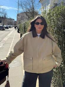 Áo khoác phồng nữ Omen Fashion cổ nhung kẻ, chất liệu cotton, kiểu dáng thường ngày, phối màu tương phản, tay dài, cổ bẻ, có túi. - Màu Khaki - Xem 3