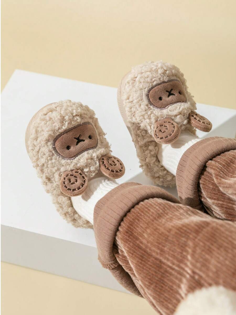 Children's Slippers, Winter Cartoon Lamb Anti-Slip Plush Warm Indoor Shoes, Closed Toe Toddler Baby Slippers, Autumn/Winter - Beige - View 1