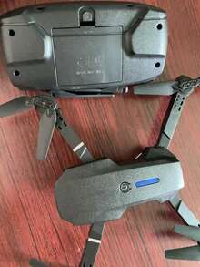 CASRRA E88 无人机带智能摄像头，WiFi FPV 可折叠遥控四轴飞行器，一键起飞/降落，包括适合初学者的室内遥控玩具，带摄像头的户外无人机，适合圣诞节、万圣节、感恩节礼物 - E88黑色 - 查看 15