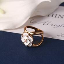 Hebilla de bufanda de imitación de oro simple para mujer, de doble uso para abrigo. Hebilla de bufanda de perlas de seda, simple y de moda, decoración de chal de camelias. Hebilla de bufanda de seda de alta gama multifuncional para camisa, pequeña hebilla cuadrada de bufanda, hebilla fija para cortavientos