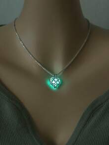 1pc Fashionable Silver-Plated Copper Shiny Bling Chain With Glow-In-The-Dark Heart Pendant Necklace, Suitable For Women's Daily, Party, Vacation, And Date Occasions