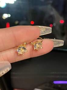 1 Pair Fashionable Rhinestone Ear Cuff Earrings, Versatile Elegant Clip-On Earrings For Women Without Pierced Ears, Delicate Earrings - Gold - View 3