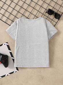 男童趣味口号“Tung Tung Tung Sahur”和木制火柴人印花短袖T恤，休闲夏季 - 灰色 - 查看 2